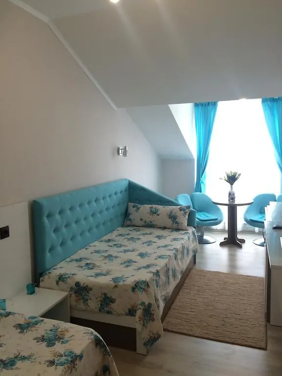 Отель White Rose Guest Rooms Бургас